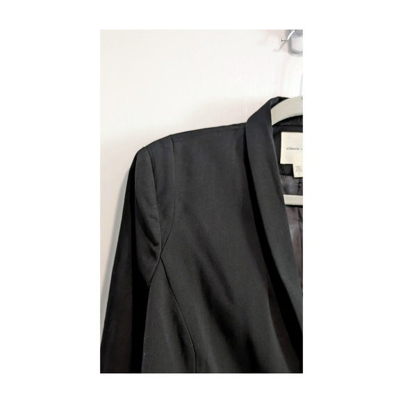 Urban Outfitters Silence+ Noise Perfect Blazer Black padded shoulder size L - Picture 4 of 8